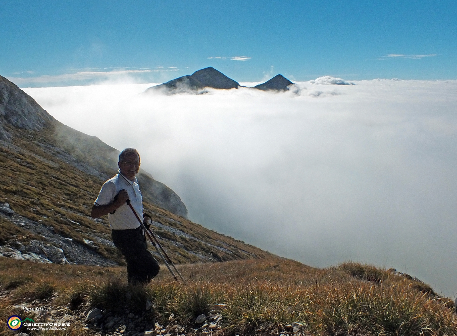 17 la nebbia prende quota....JPG